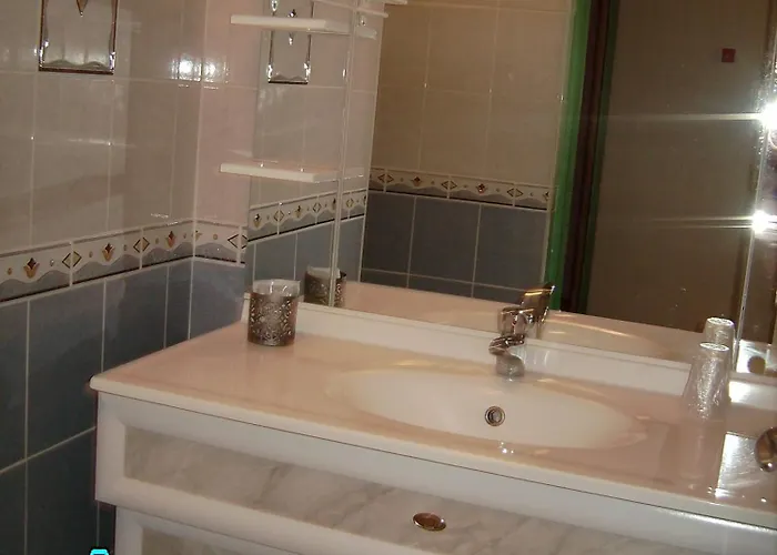 Hotel Terroir Et Tradition A La Ducasse 2*